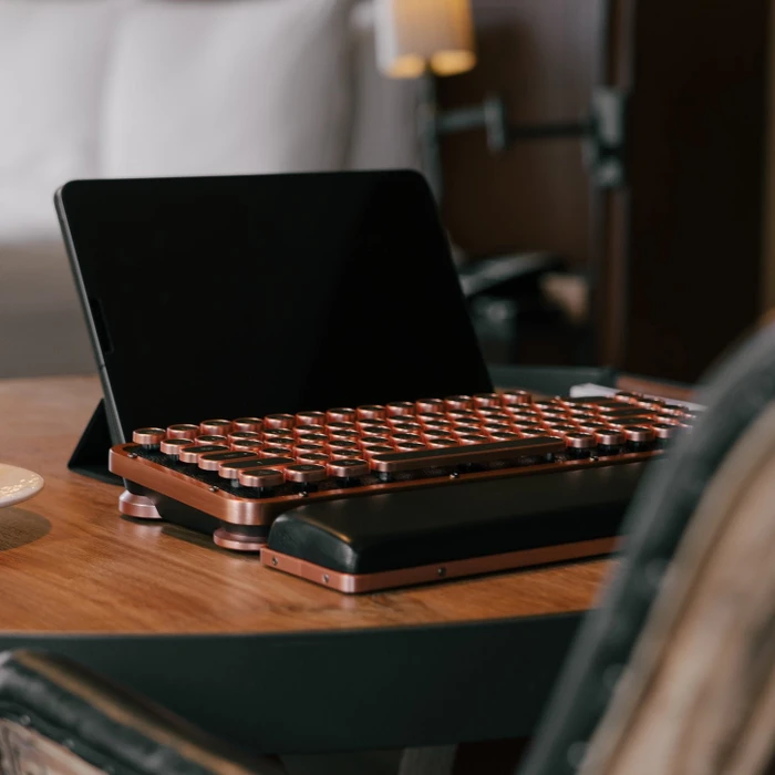 Azio Retro Classic Compact, Artisan, schwarz/kupfer, Kailh Typelit, USB/Bluetooth, UK