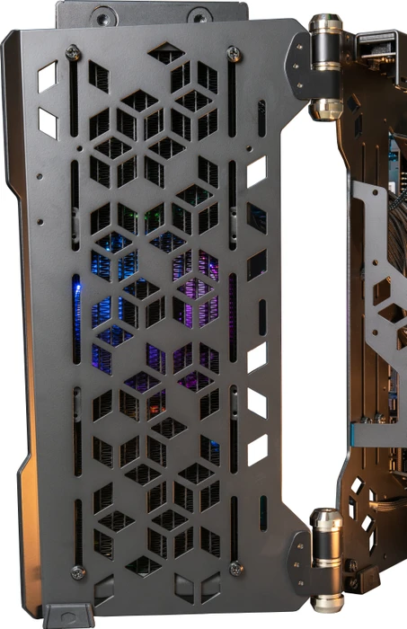 Cooler Master MasterFrame 700, Glasfenster