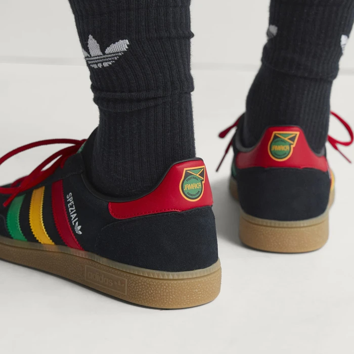 adidas Handball Spezial Jamaika core black/pure ruby/bold gold
