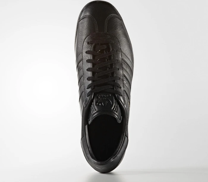 adidas Gazelle core black/gold met