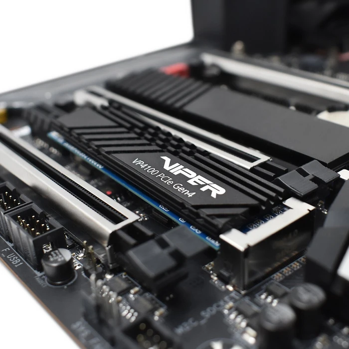 Patriot Viper VP4100 1TB, M.2 2280 / M-Key / PCIe 4.0 x4, Kühlkörper