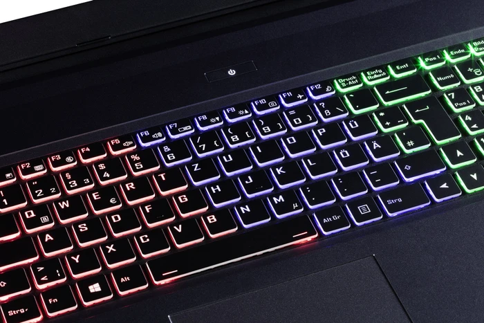 Nexoc G1742, Core i7-8700, 32GB RAM, 250GB SSD, 1TB HDD, GeForce RTX 2070, DE