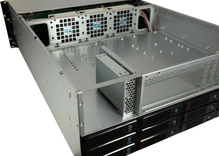 Inter-Tech IPC 4U-4736, schwarz, 4HE, ATX