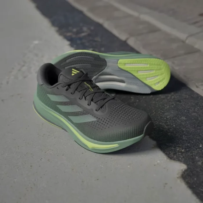 adidas Supernova Rise core black/preloved green/lucid lemon (Herren)