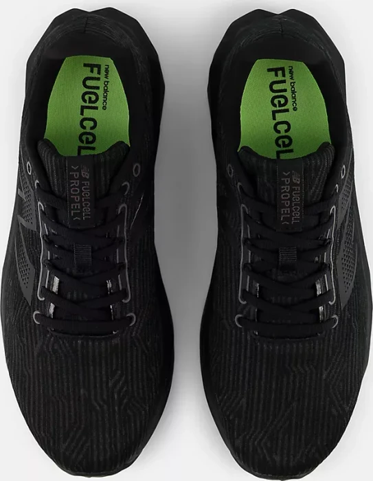New Balance FuelCell Propel v5 black/black metallic/magnet (Herren)