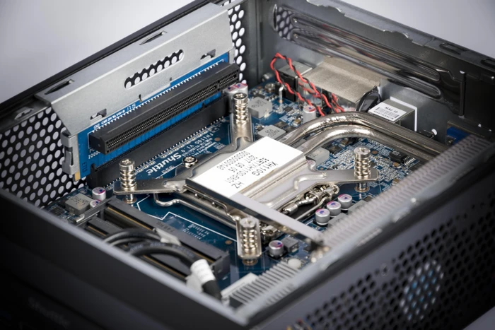Shuttle XPC slim XH110G