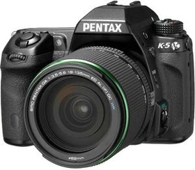 Pentax K-5 schwarz mit Objektiv smc DA 18-55mm 3.5-5.6 AL WR