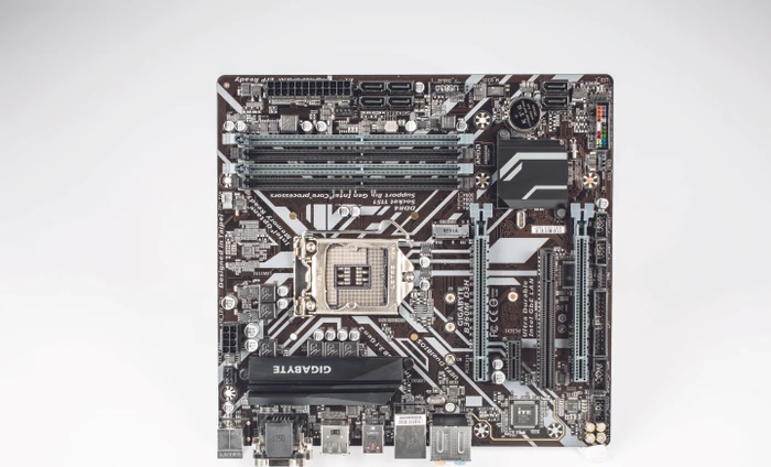 GIGABYTE B360M D3H (Intel 1151 v2)