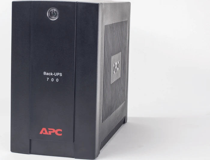 APC Back-UPS, 700VA, USB