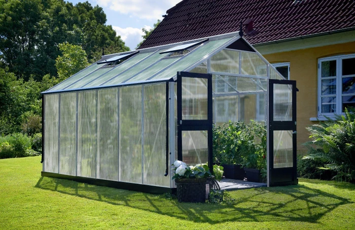 Juliana Premium 13m² 10mm Polycarbonat Gewächshaus blank/schwarz
