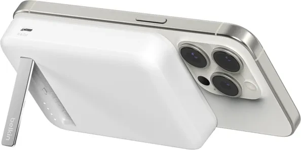 Belkin BoostCharge Pro Magnetische Powerbank mit Qi2 (15W) 8000mAh weiß