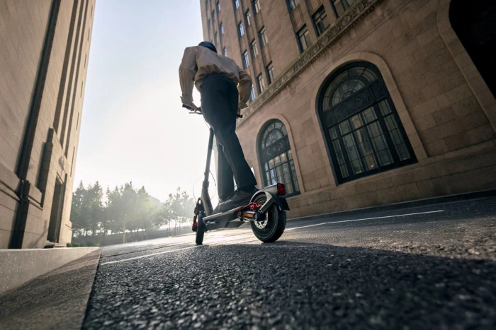 Ninebot by Segway F3 Pro E Elektro-Roller 25km/h