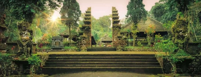 Ravensburger Puzzle Jungle Tempel Pura Luhur Batukaru Bali