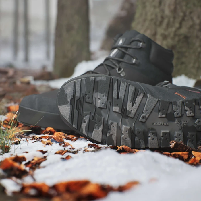 adidas Terrex Snowpitch Cold.RDY core black/semi impact orange