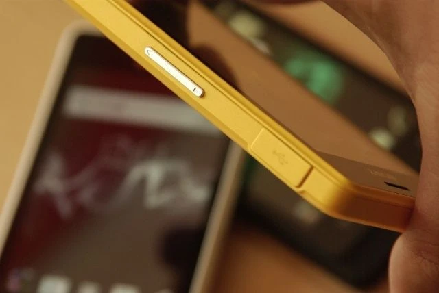 Sony Xperia go gelb