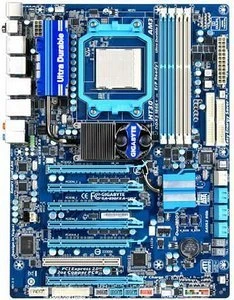 GIGABYTE GA-890FXA-UD7 (AMD AM3)