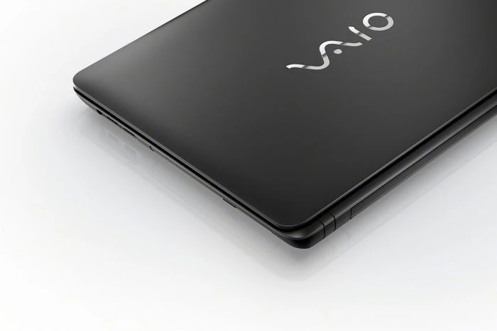 Sony Vaio Fit 15E, schwarz, Core i3-4005U, 8GB RAM, 750GB HDD, GeForce GT 740M, DE