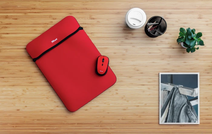 Trust Yvo Wireless Mouse Set mit Wendehülle für 15.6" Laptops, rot, USB