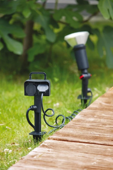 uniTEC Gartensteckdose mit Erdspieß, 2-fach, 1.5m