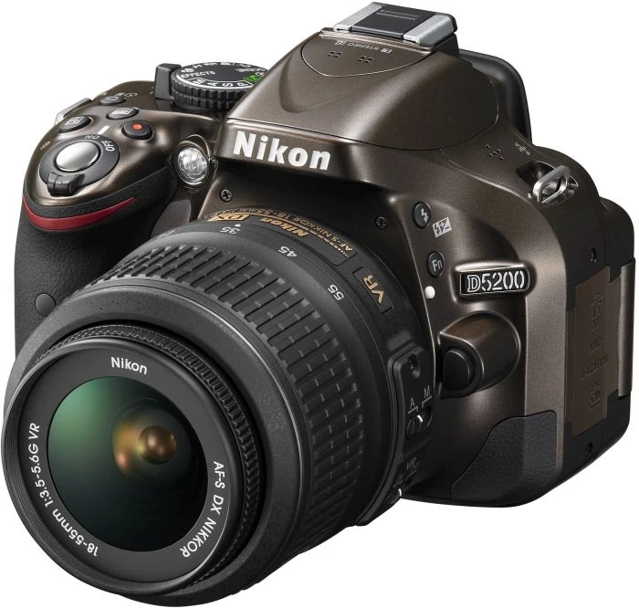 Nikon D5200 bronze mit Objektiv AF-S DX 18-55mm 3.5-5.6 G VR