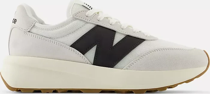 New Balance 370 sea salt/black cement