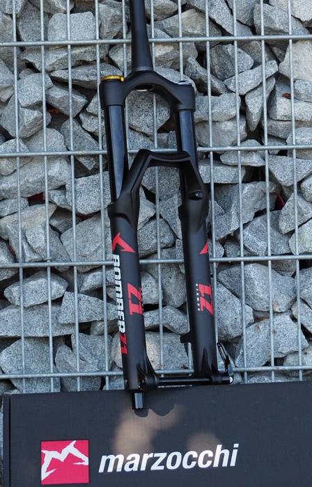 Marzocchi Bomber Z1 15mm TA 27.5"/650B 180mm Federgabel matte black