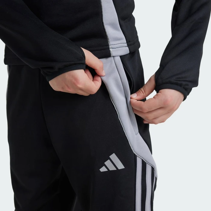 adidas Tiro 24 Winterized Trainingshose lang black/light onix (Junior)
