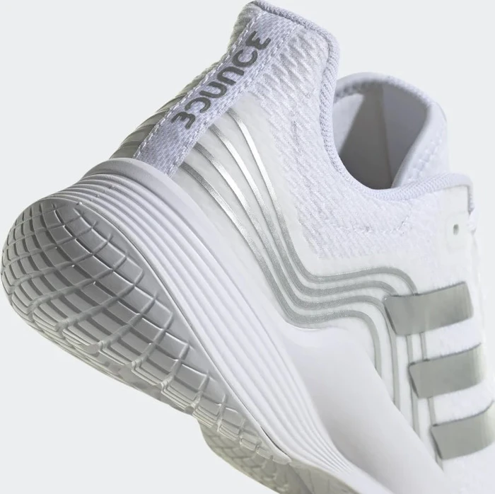 adidas Novaflight Sustainable cloud white/silver metallic