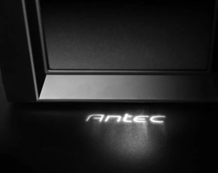 Antec P6 schwarz, Glasfenster