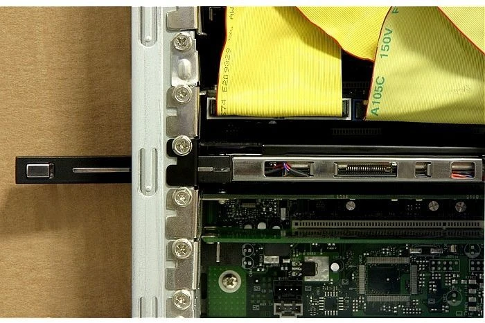 DeLOCK PCI Slotblech Wechselrahmen auf 2.5" SATA