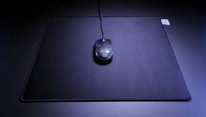 Cherry Xtrfy GPZ1 "Zy's Damage" Large Mauspad, 460x400mm, schwarz