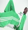 adidas Firebird Loose Trainingshose lang grün (Damen) Vorschaubild