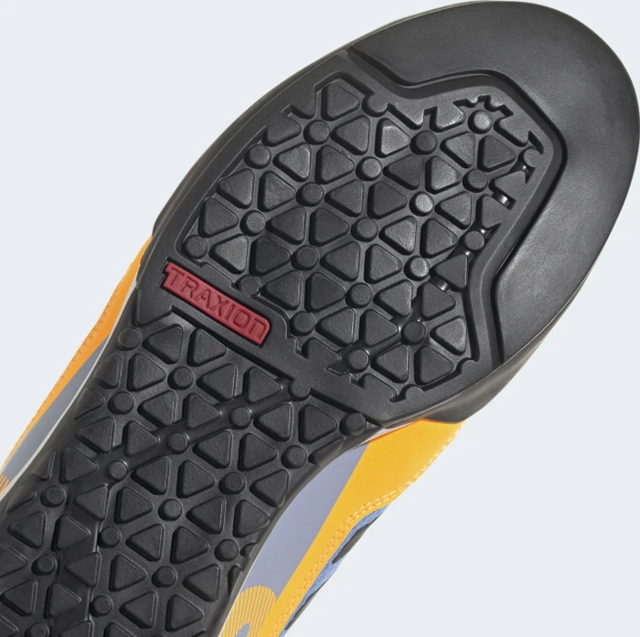 adidas Terrex Swift Solo impact blue fusion/core black/solar gold