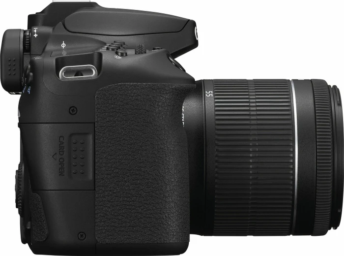 Canon EOS 90D mit Objektiv EF-S 18-55mm 3.5-5.6 IS STM