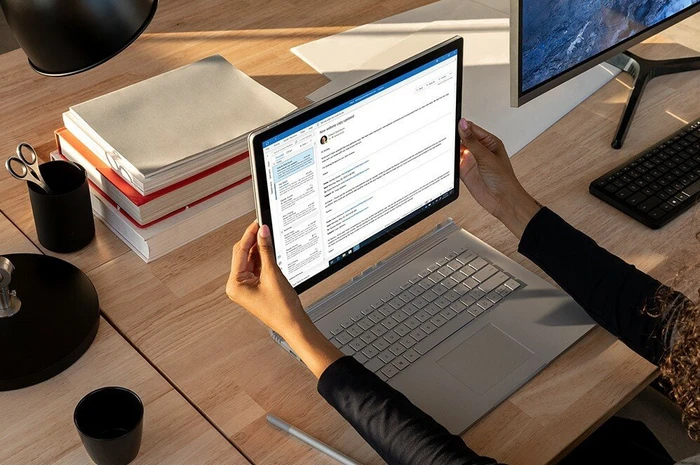Microsoft Surface Book 3 13.5", Core i5-1035G7, 8GB RAM, 256GB