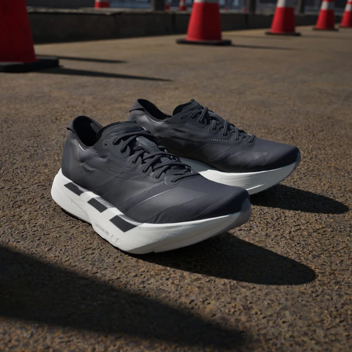 adidas Adizero Adios Pro 4 core black/grey five (Herren)
