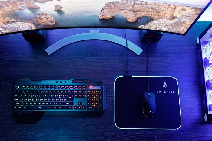 Verbatim SureFire Silent Flight RGB-320 Gaming Mousepad, schwarz