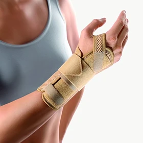 Bort Medical ManuStabil kurz Handgelenkbandage rechts Größe XS beige, 1 Stück