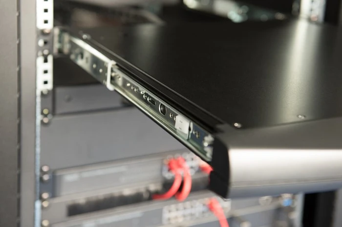 Digitus DS-72211-2, 19" LCD KVM Switch, 8-fach, DE