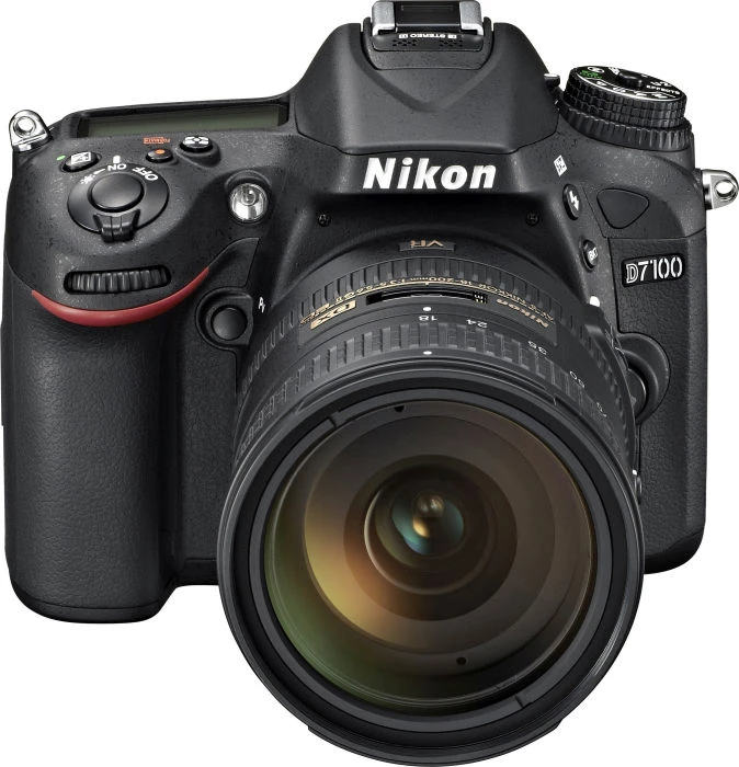 Nikon D7100 mit Objektiv AF-S DX 18-200mm 3.5-5.6 G ED II VR