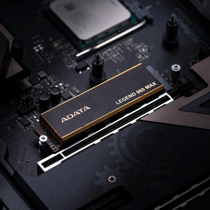 ADATA LEGEND 960 MAX 4TB, M.2 2280 / M-Key / PCIe 4.0 x4, Kühlkörper