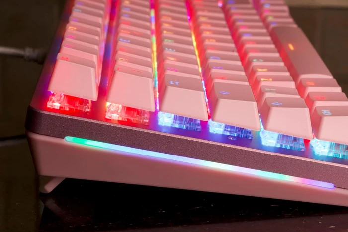 Glorious GMMK 2 Compact, 65%, rosa, LEDs RGB, Glorious Fox Linear, USB, UK