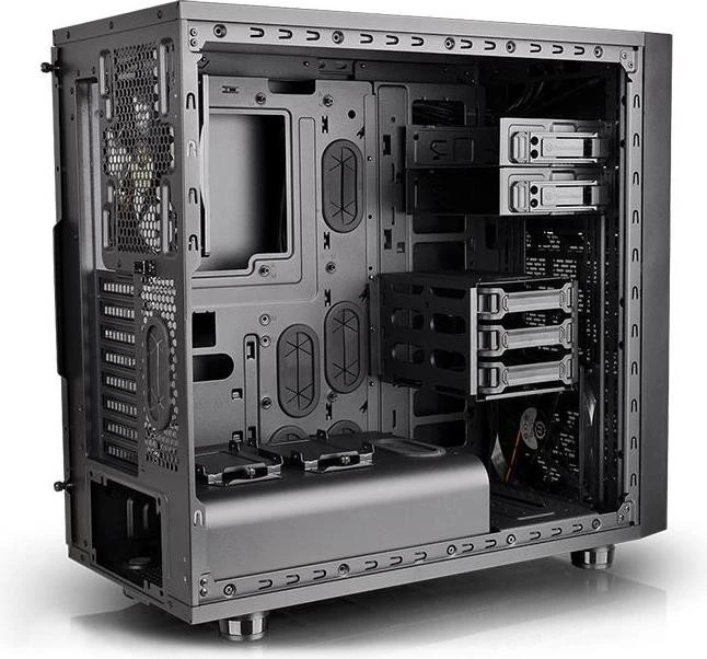 Thermaltake Core X31, Acrylfenster