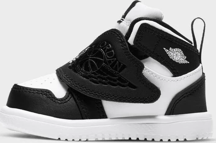 Nike Sky Jordan 1 (Junior)