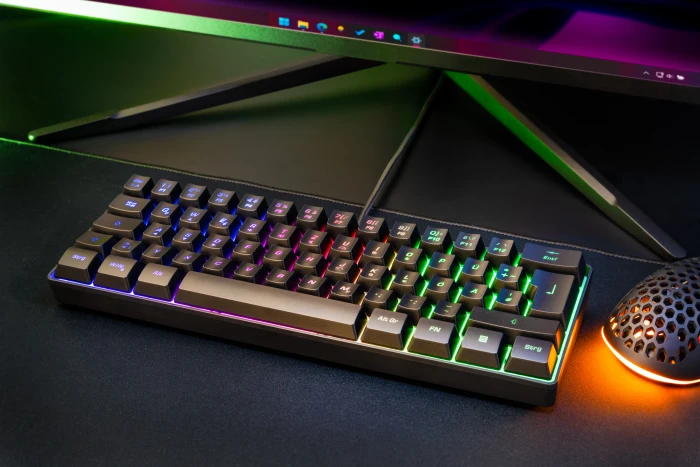 ISY IGK 3500 Mini Gaming Tastatur, schwarz, LEDs RGB, USB, DE