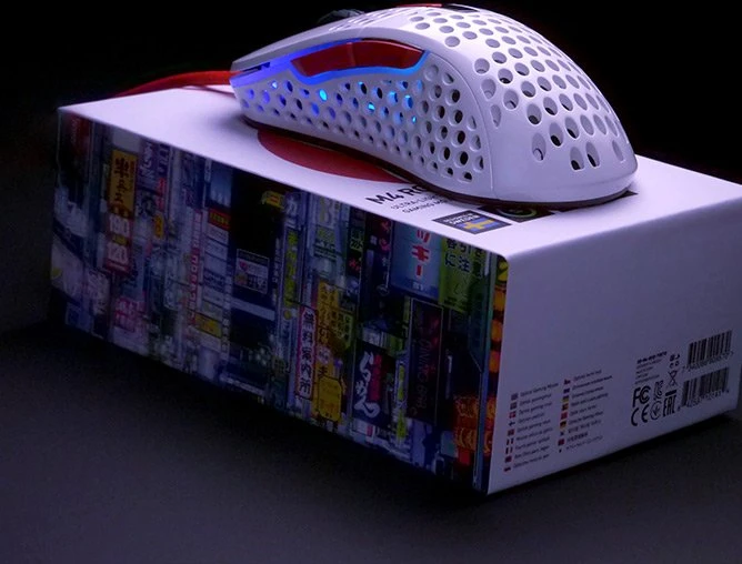 Xtrfy M4 RGB Tokyo Limited Edition, USB