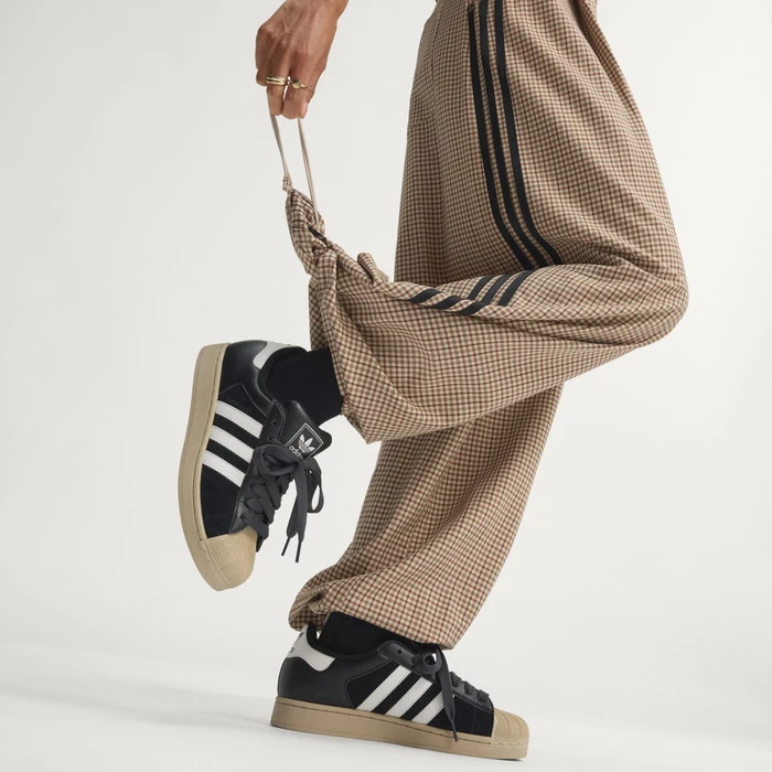 adidas Checks Hose lang crystal linen/aurora coffee/orbit green/vermilion (Damen)