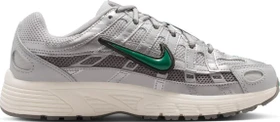 Nike P-6000 grey fog/metallic silver/sail/malachite (Junior)