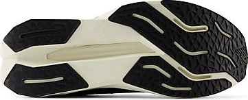 New Balance FuelCell Propel v5 black/hot mango/black cement (Herren)