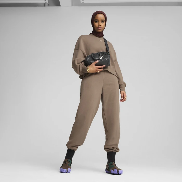 Puma Wardrobe ESS Relaxed Trainingshose lang totally taupe (Damen)